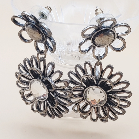 Vintage Silver Daisy and Rhinestone Dangle Earrings - Picture 4 of 5